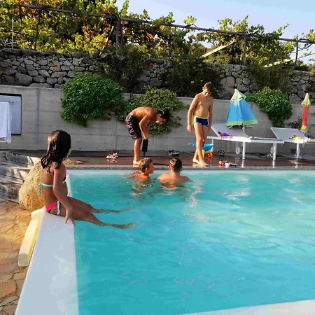 Li Pireddi Alojamento de Turismo Rural Aglientu