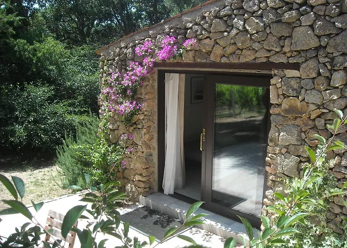 Li Pireddi Alojamento de Turismo Rural Aglientu